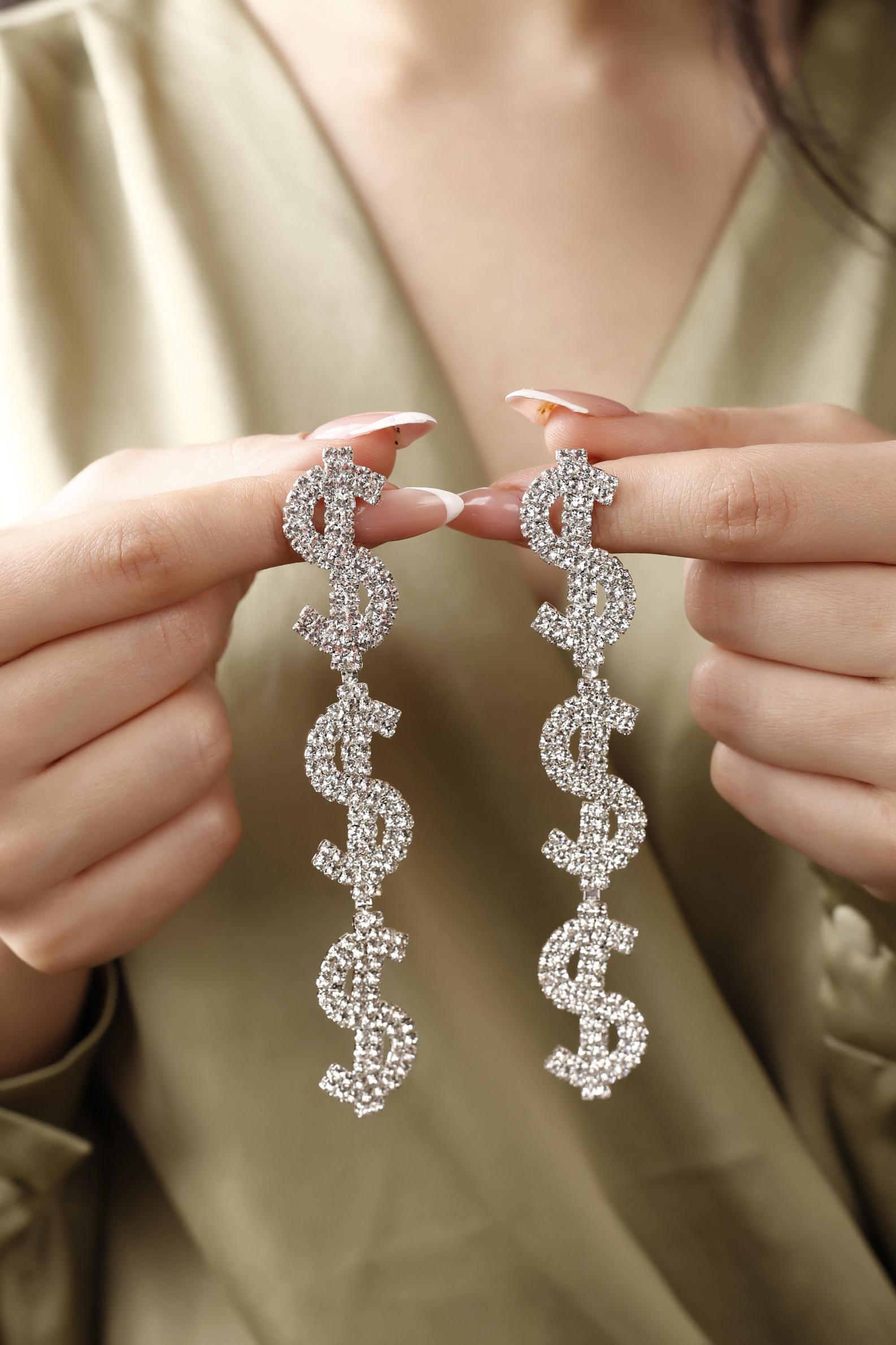 Silver Su Yolu Kristal Taşlı 3’ lü Dolar Küpe Trend Küpe
