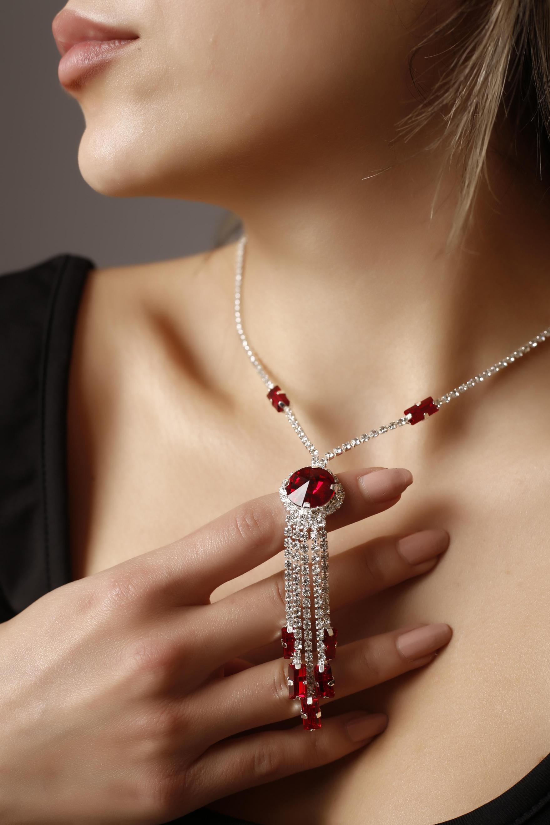 Stylish Tasarım Kırmızı Taşlı Su Yolu 3’ lü Set Zirkon Taşlı Kolye, Küpe ve Bileklik Seti Gelin Nişan Seti Parti Davet Seti Set