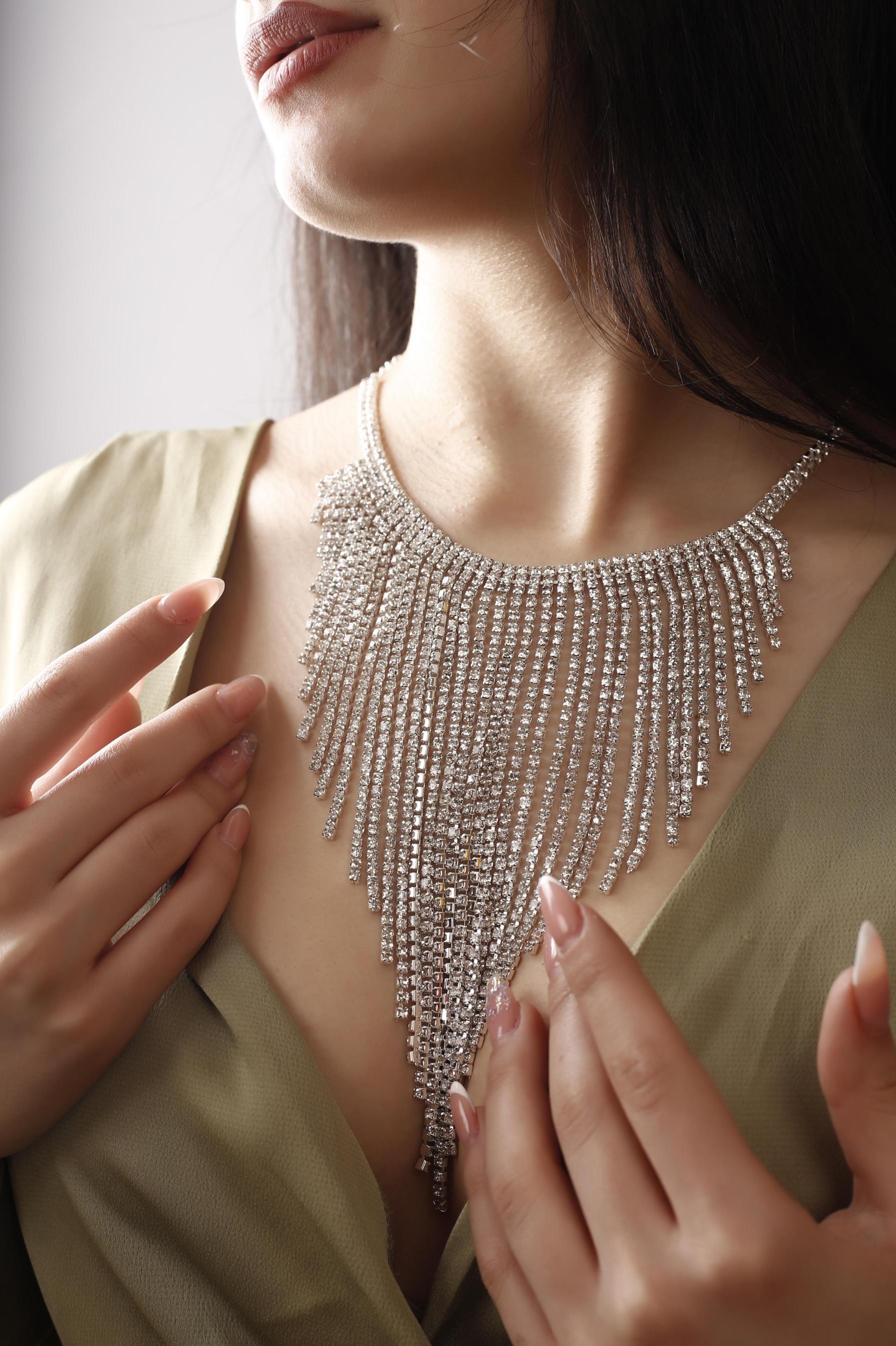 Kristal Taşlı Püsküllü Kolye Choker Gelin Kolyesi Nişan Kolyesi Gerdanlık