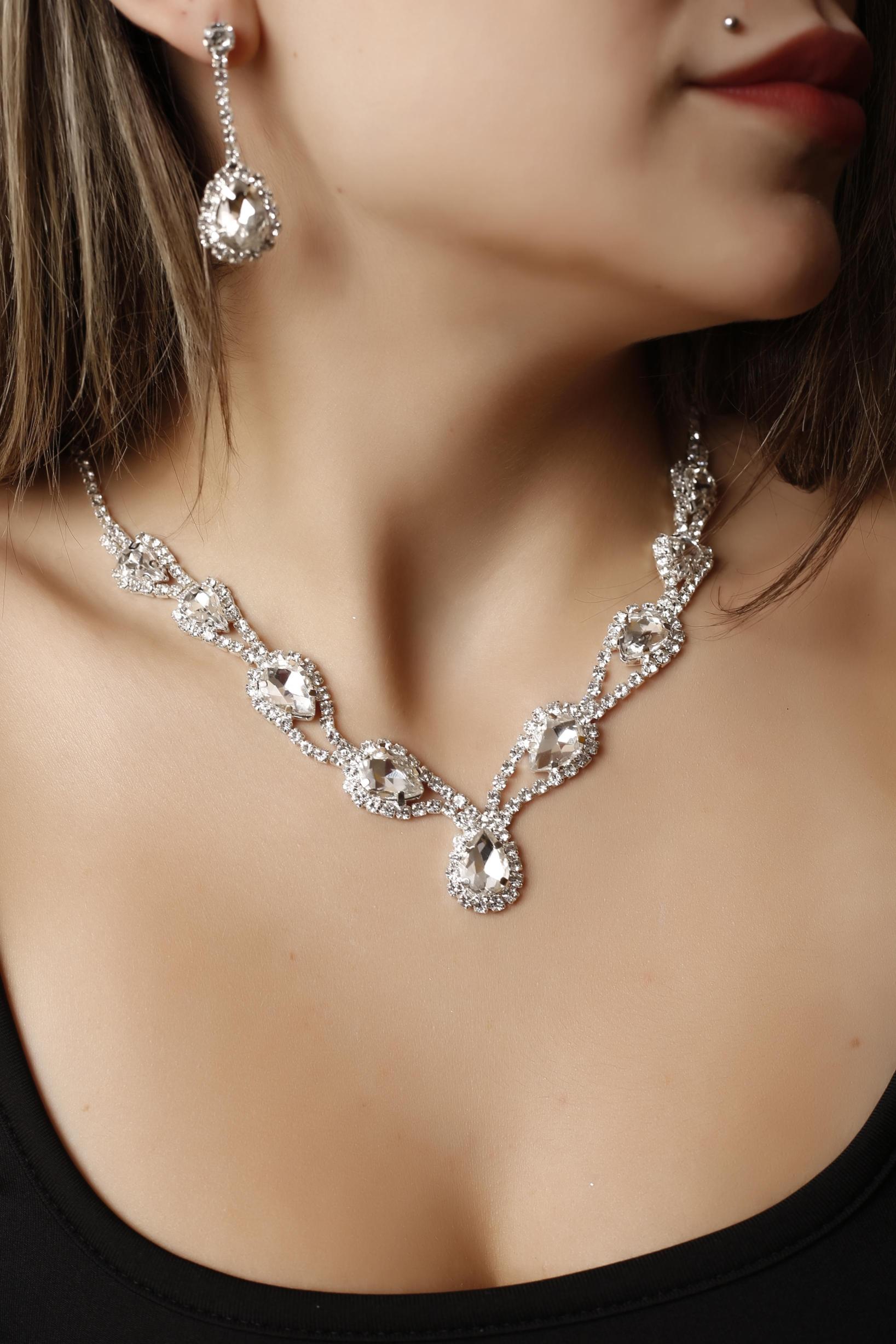 Silver Taşlı Hürrem Kolye ve Küpe Seti Özel Günler Seti Düğün Seti Gerdanlık