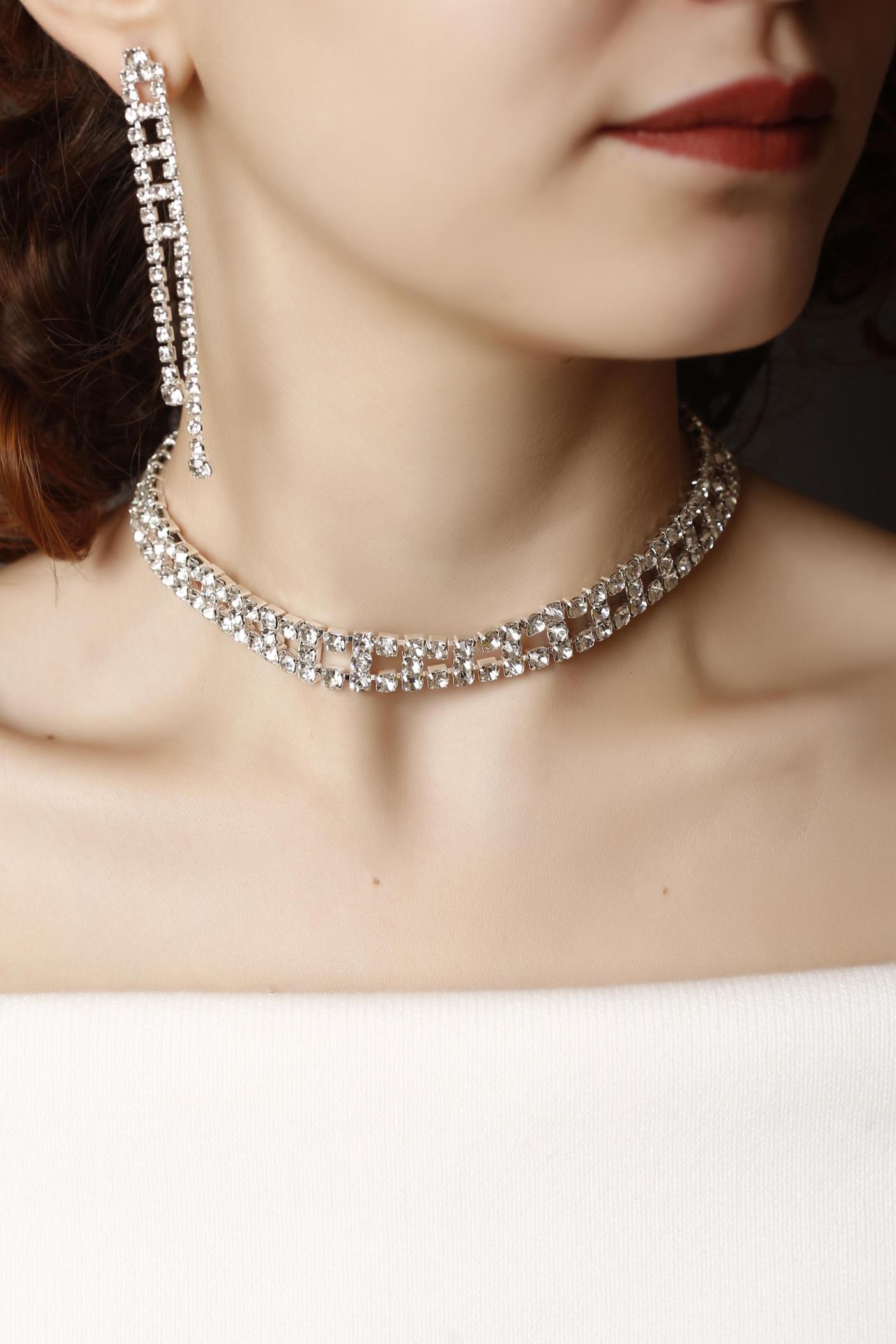Stylish Tasarım Gümüş Taşlı Kristal Choker Kolye ve Küpe Set Pırlanta Gibi 2’li Set Set Günlük, Davet, Düğün, Nişan, Abiye Set