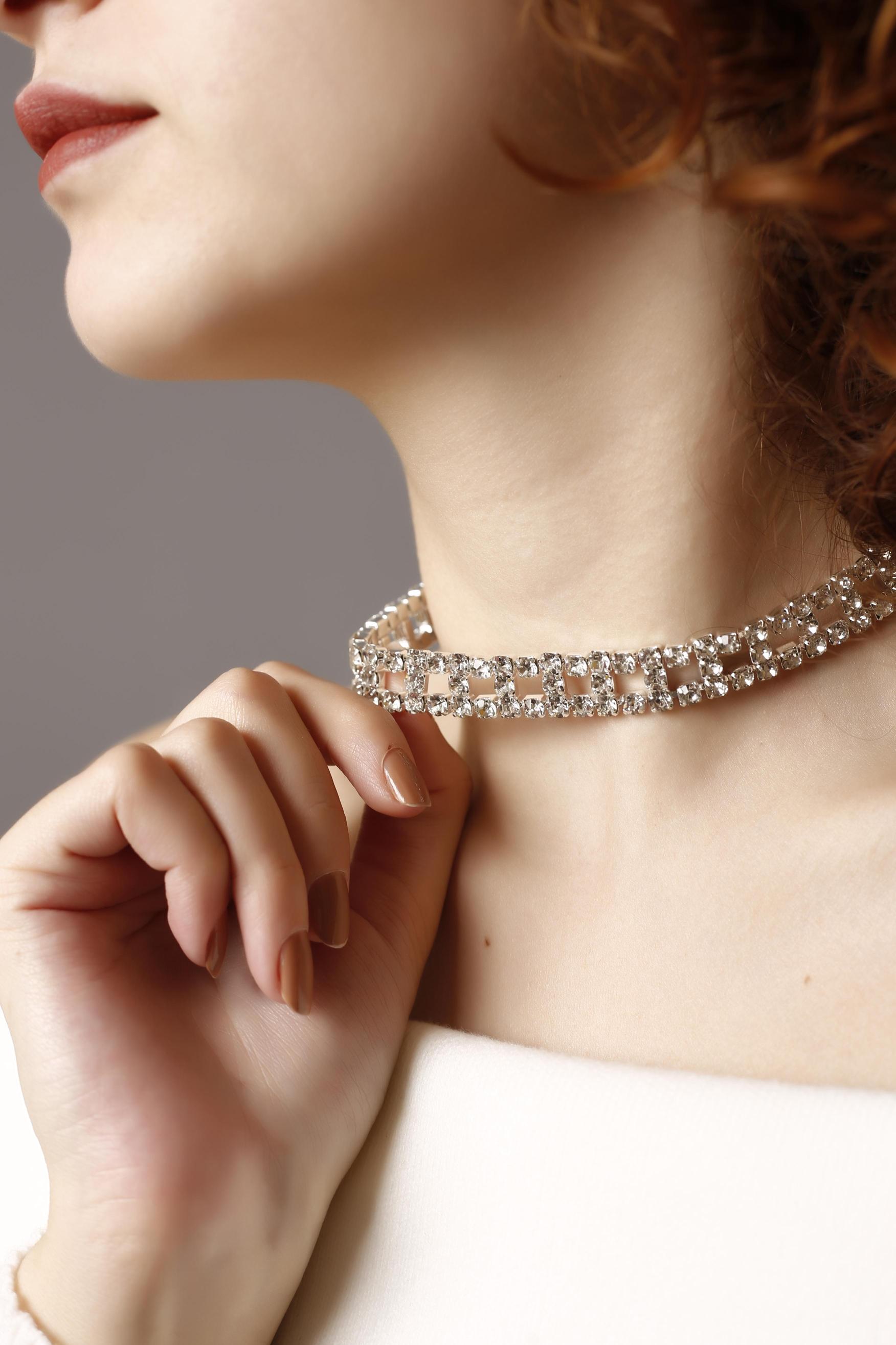 Stylish Tasarım Gümüş Taşlı Kristal Choker Kolye ve Küpe Set Pırlanta Gibi 2’li Set Set Günlük, Davet, Düğün, Nişan, Abiye Set