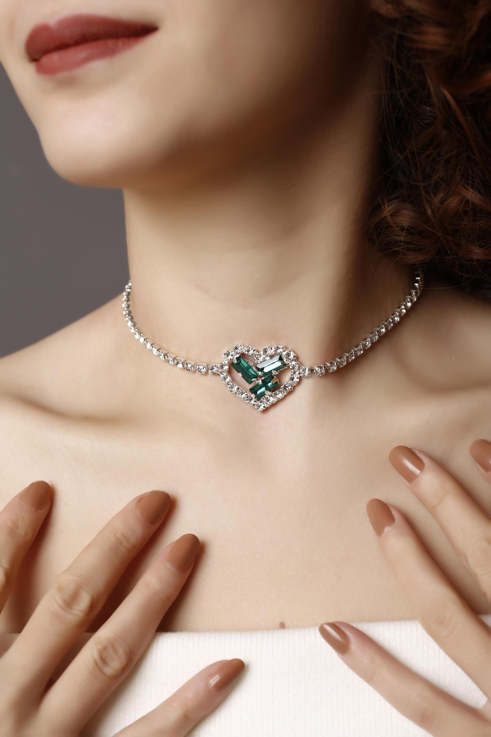 Yeşil Taşlı Kalpli Choker Kolye, Stylish Taşlı Choker, Su Yolu Choker Kolye, Gerdanlık, Boyunluk