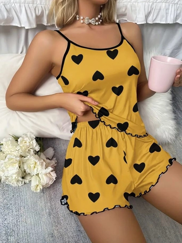 Askılı Kalp Desenli Sarı Renk Şortlu Pijama Takımı