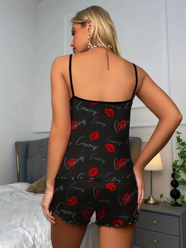 Askılı Kırmızı Dudak Baskılı Şortlu Pijama Takımı