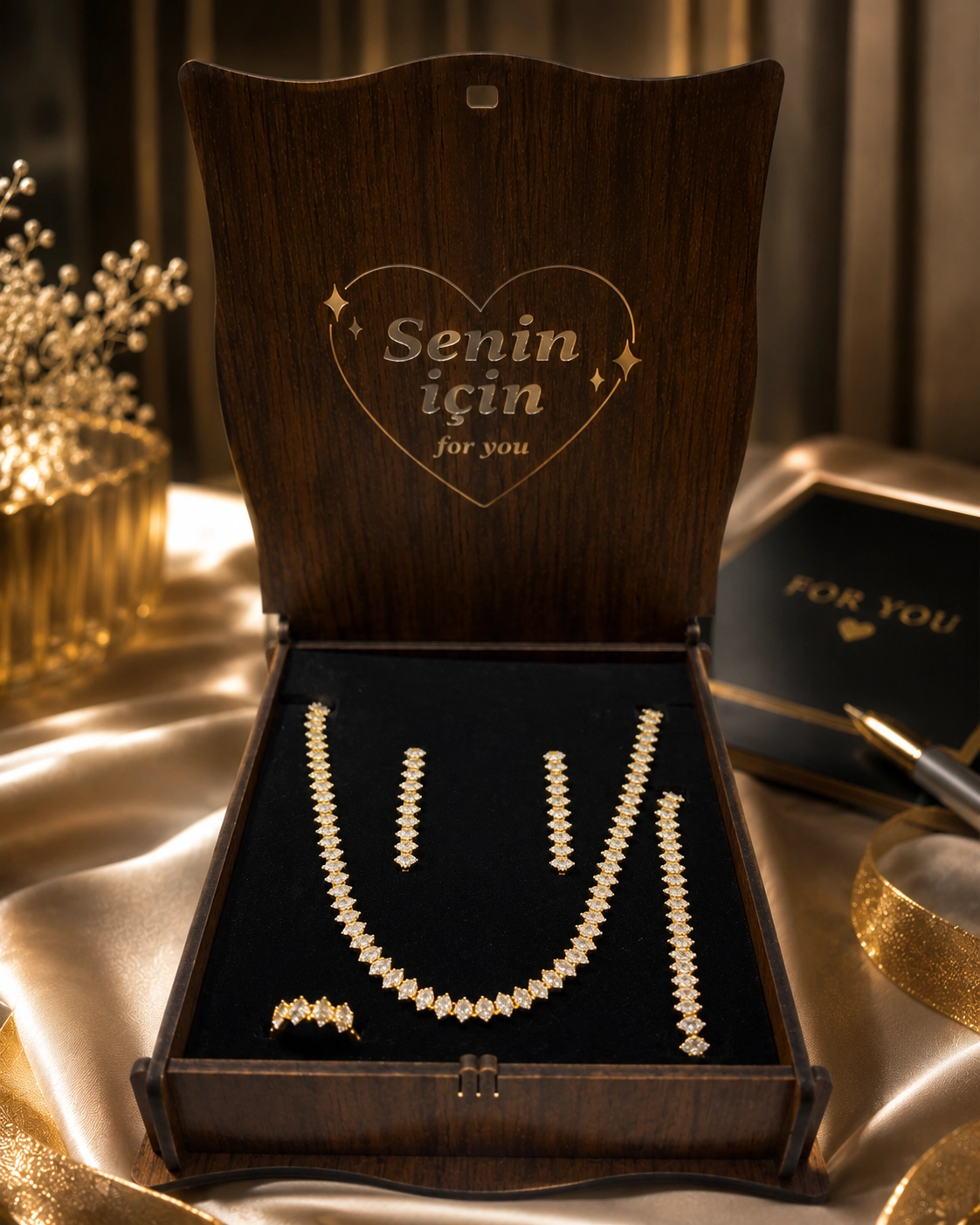 Premium Zirkon Taşlı Gold Takı Seti | Kolye Küpe Bileklik Yüzük | Kararmaya Dayanıklı | Ayarlanabilir Yüzük | Hediye Kutulu