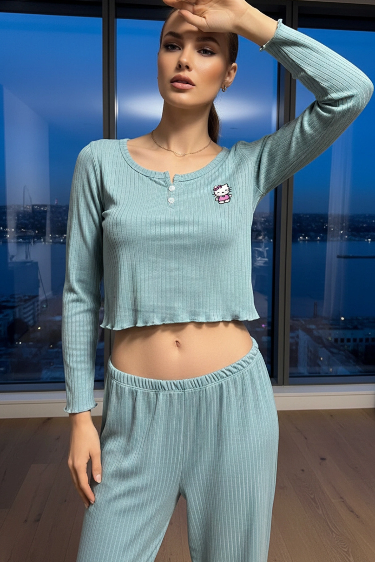 Hello Kitty Nakışlı Pamuklu Kaşkorse Crop ve Pantolon Takımı Premium Pijama Takımı