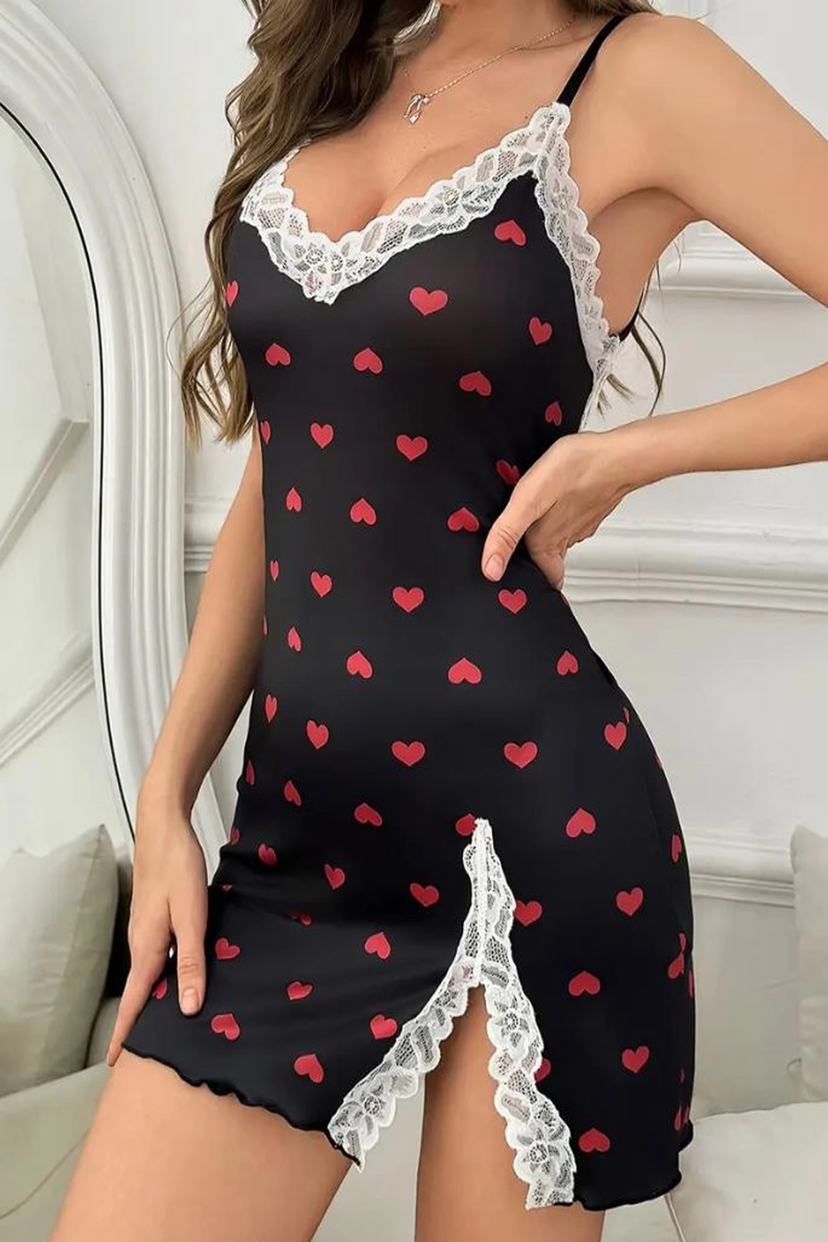 Sırtı Açık Kalp Desenli Seksi Dantelli Yırtmaçlı Gecelik Yumuşacık Gece Elbisesi